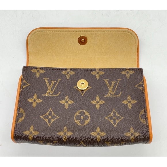Auth  Louis Vuitton Monogram Pochette Florentine - Picture 8 of 11